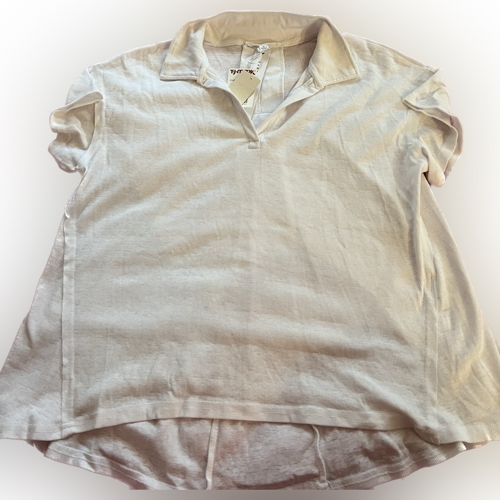 White collared flowy tshirt